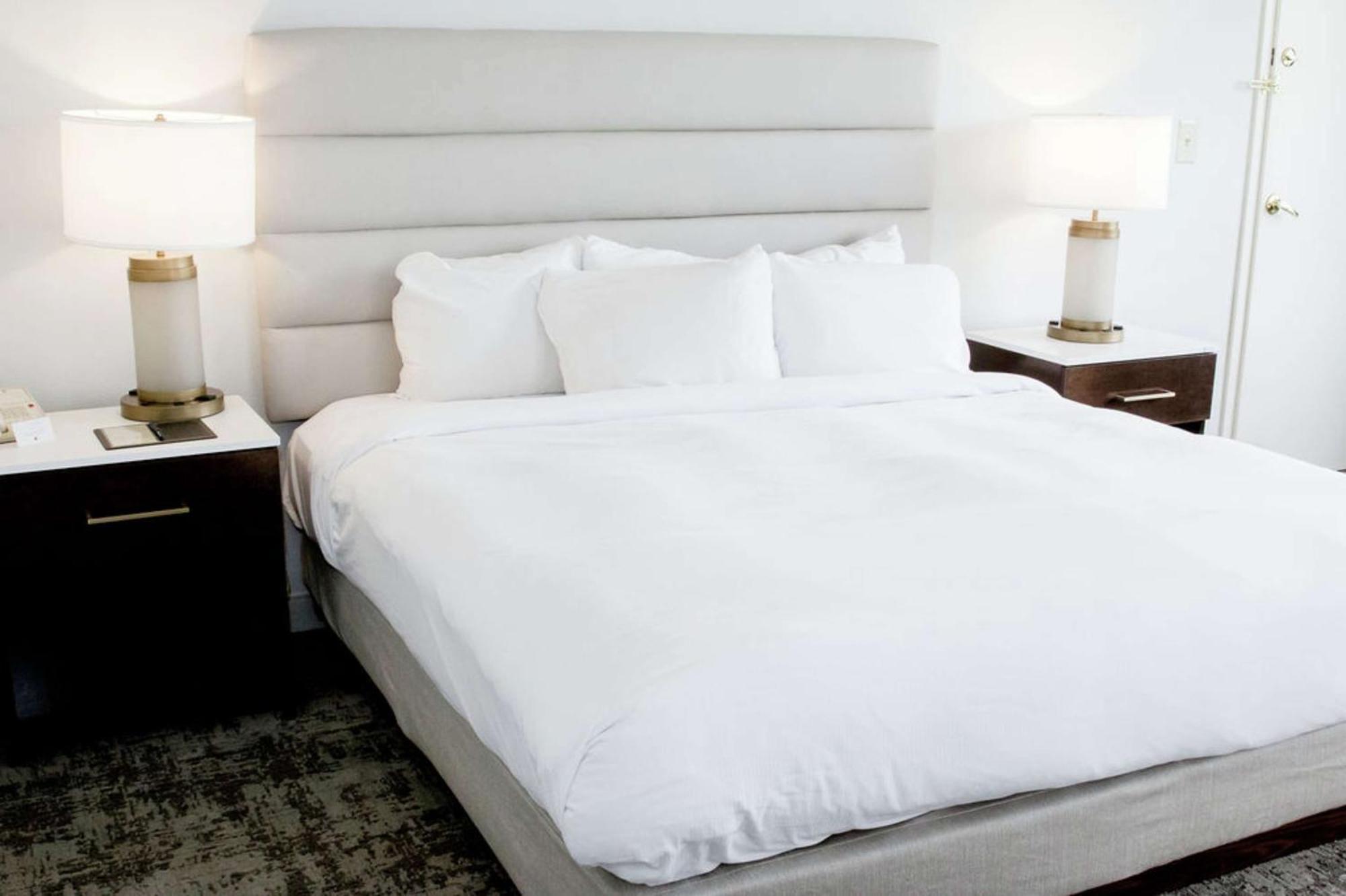 Doubletree By Hilton Charlottesville Ngoại thất bức ảnh