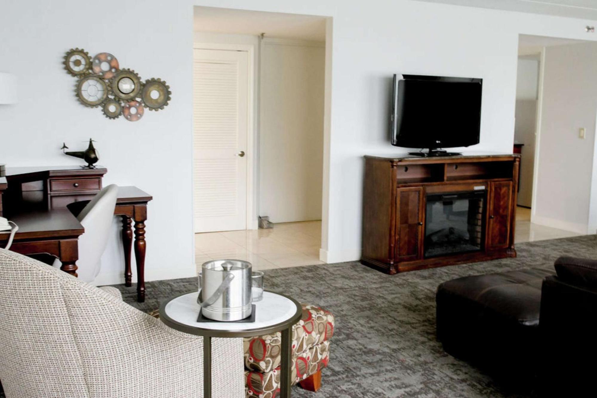 Doubletree By Hilton Charlottesville Ngoại thất bức ảnh