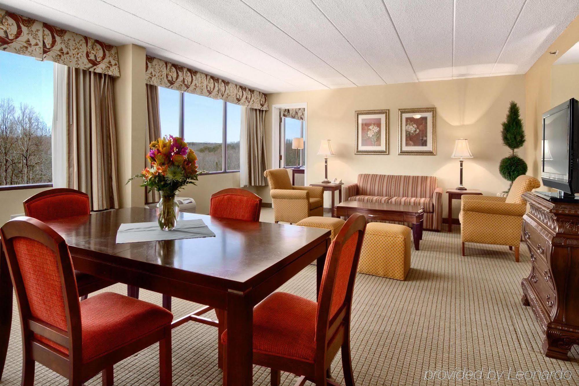 Doubletree By Hilton Charlottesville Phòng bức ảnh
