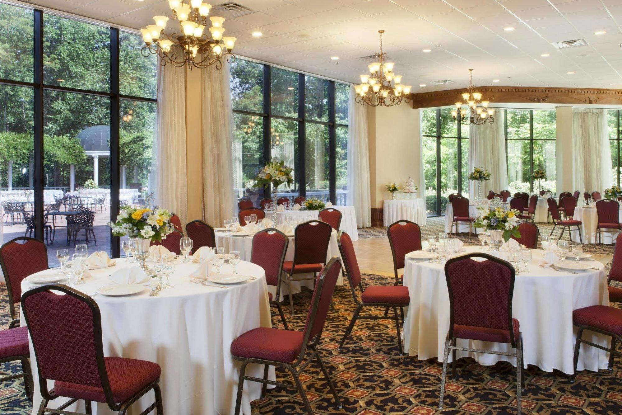 Doubletree By Hilton Charlottesville Ngoại thất bức ảnh