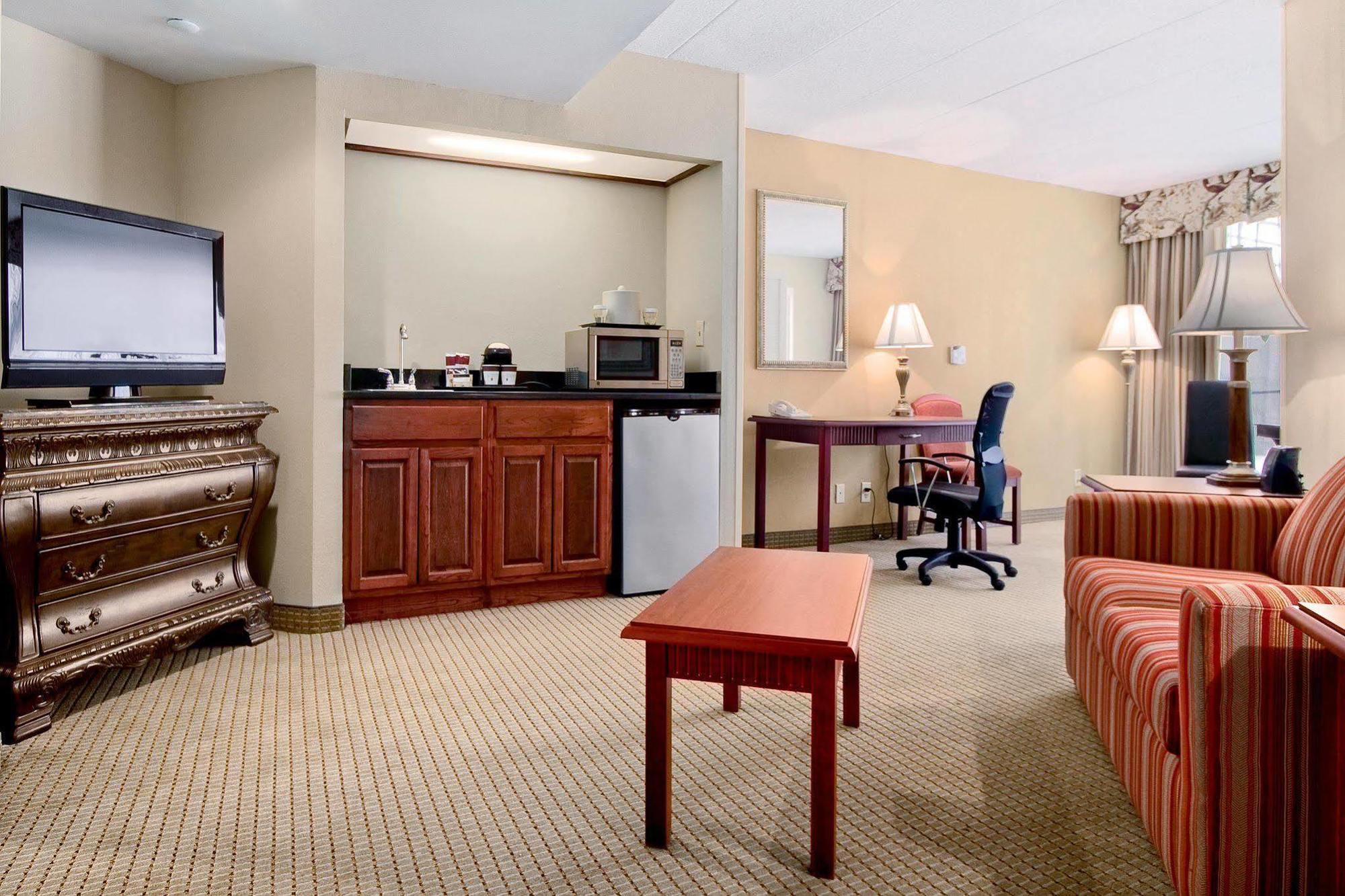 Doubletree By Hilton Charlottesville Phòng bức ảnh