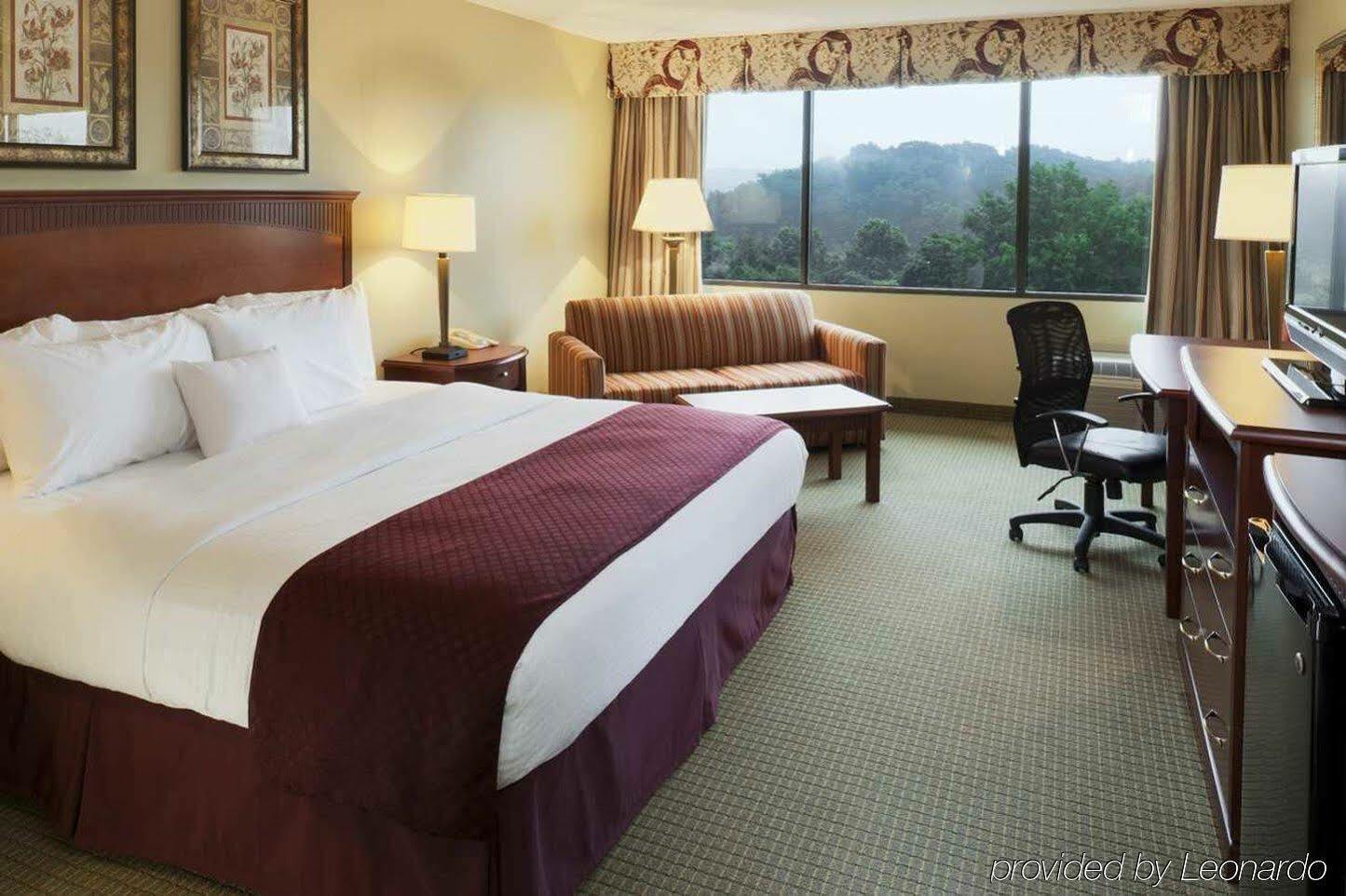 Doubletree By Hilton Charlottesville Ngoại thất bức ảnh
